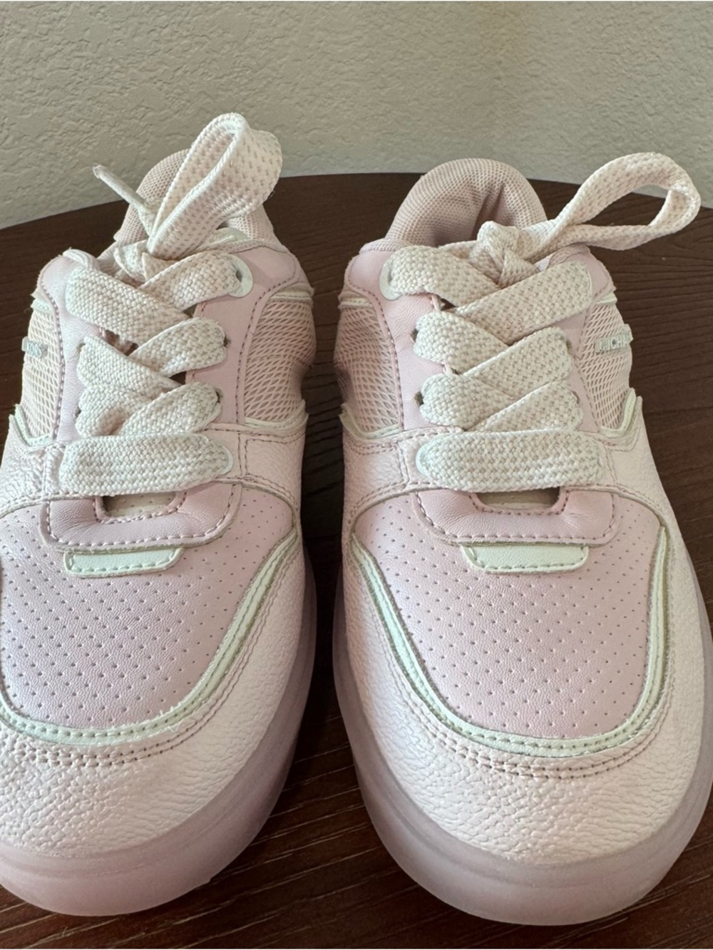 Michael Kors Kids Pink Casual Sneakers Size 2 Girls Shoes - Picture 3 of 10